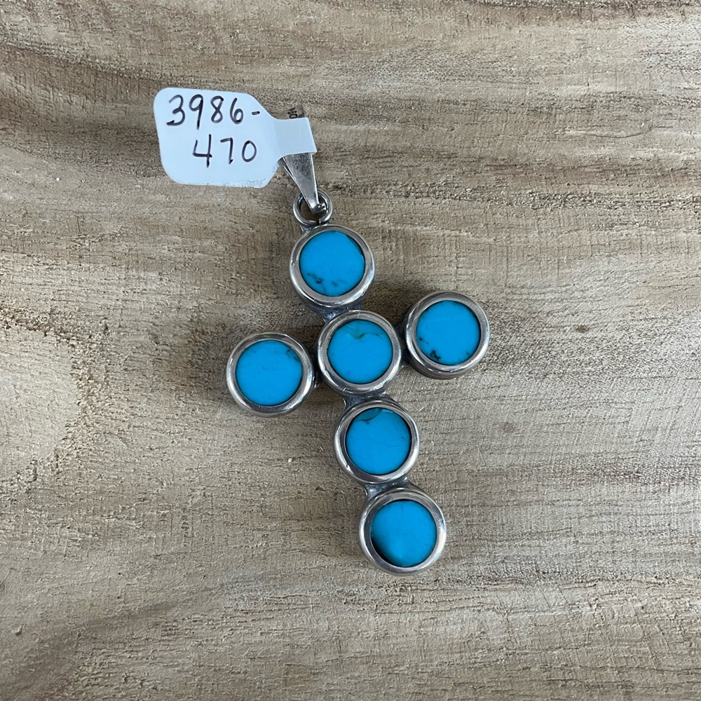 Cross pendant